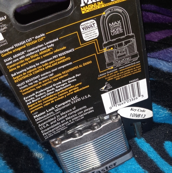 Brand New MASTER LOCK M15XKADLF MAGNUM 1-1/2'' 38mm PADLOCK 1-1/4'' 32mm - Picture 3 of 6
